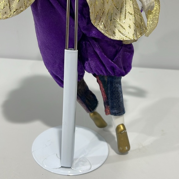 Dancing Musical Masquerade Pierrot Doll Christmas Around the World - Picture 11 of 15